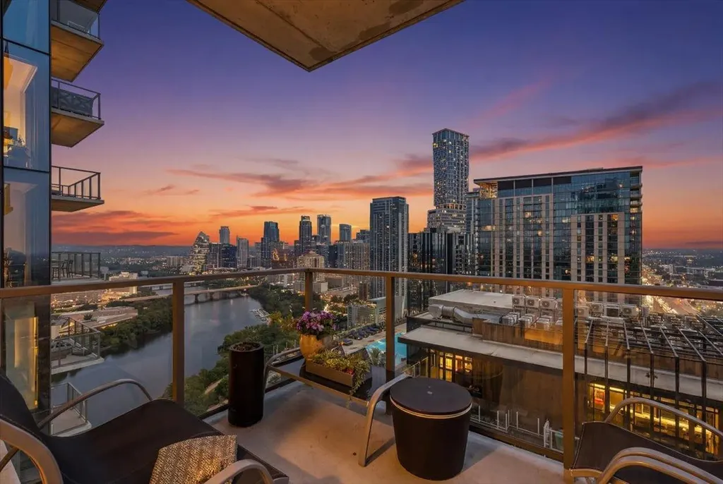 44 East Avenue Austin TX 78701