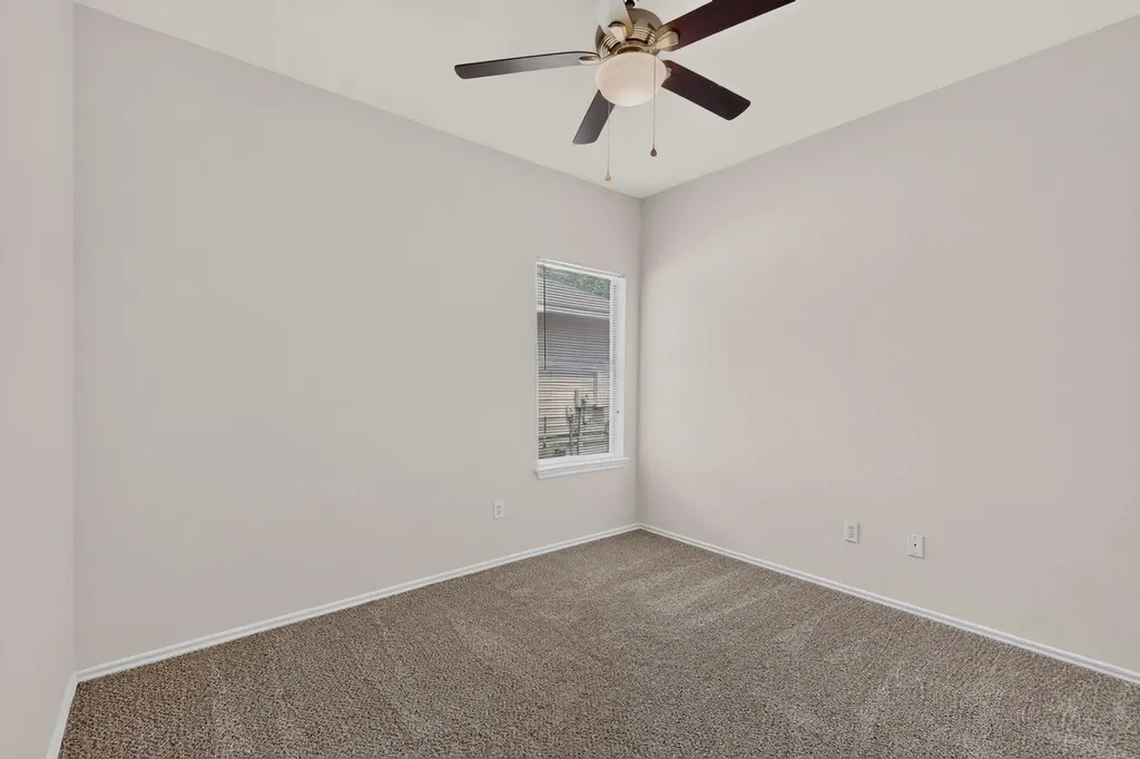 11607 Lapoynor Street Manor TX 78653