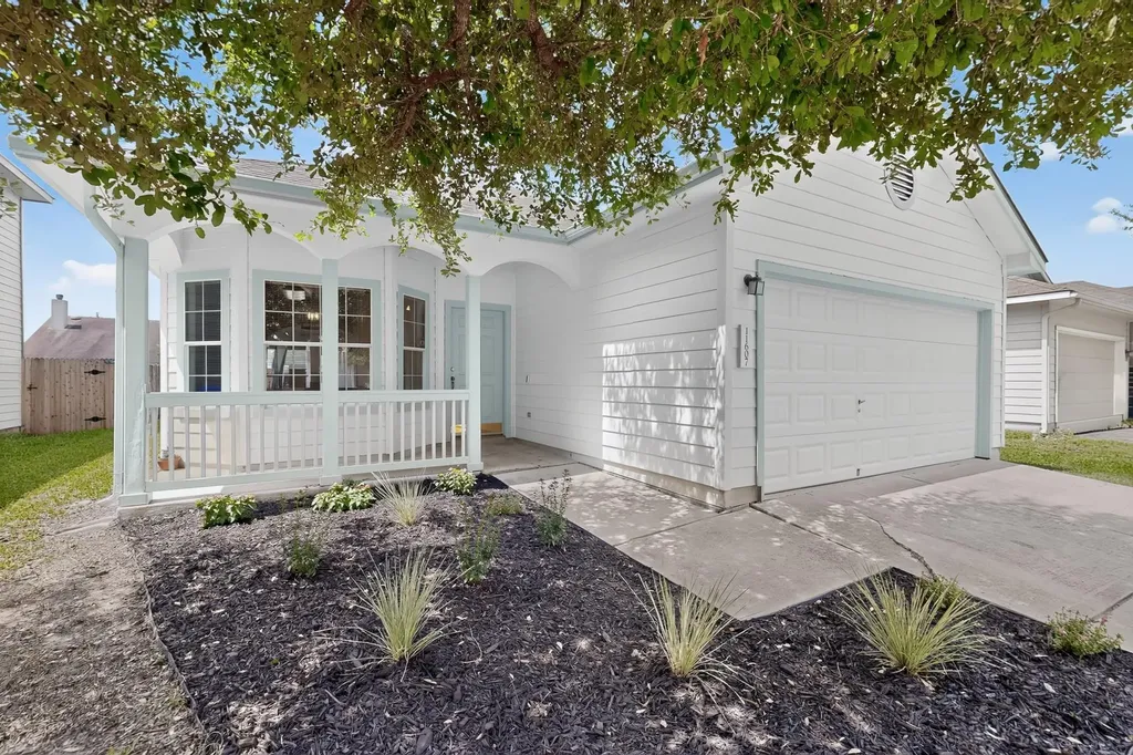 11607 Lapoynor Street Manor TX 78653