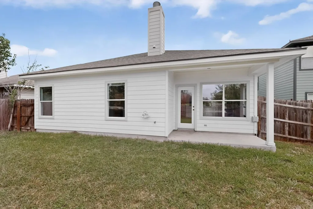 11607 Lapoynor Street Manor TX 78653
