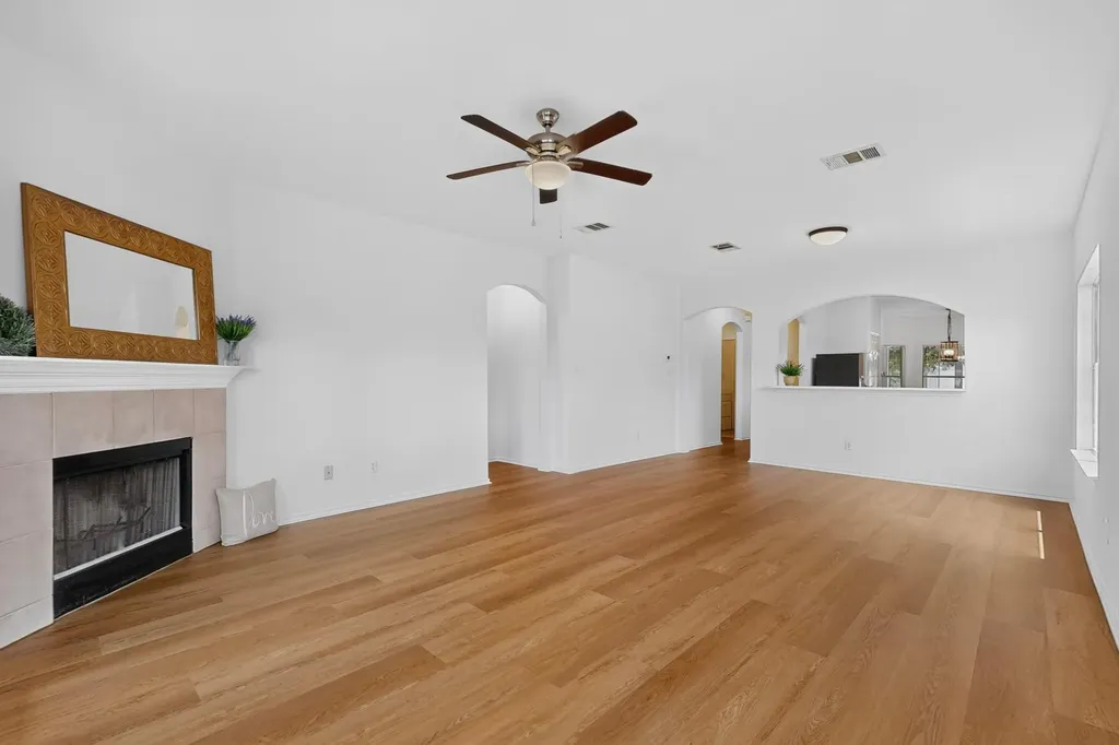 11607 Lapoynor Street Manor TX 78653