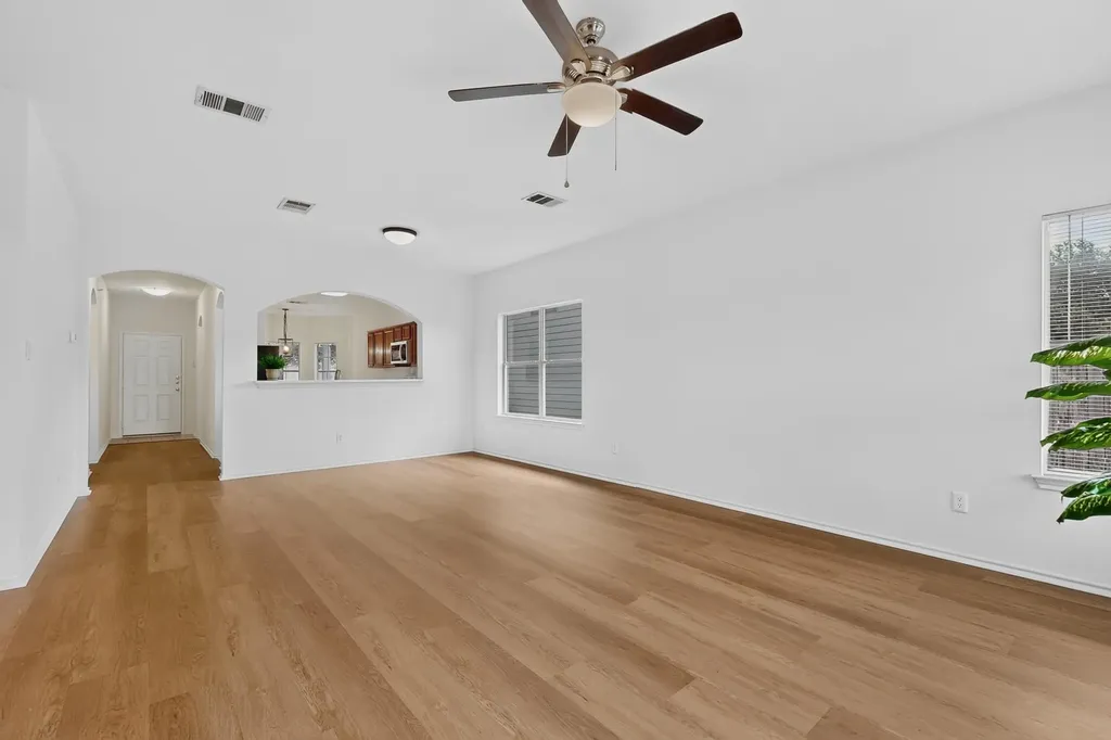 11607 Lapoynor Street Manor TX 78653