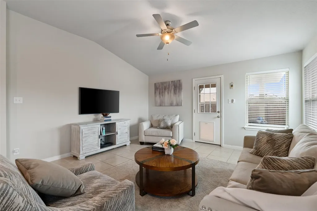 12410 Amber Lynn Path Manor TX 78653