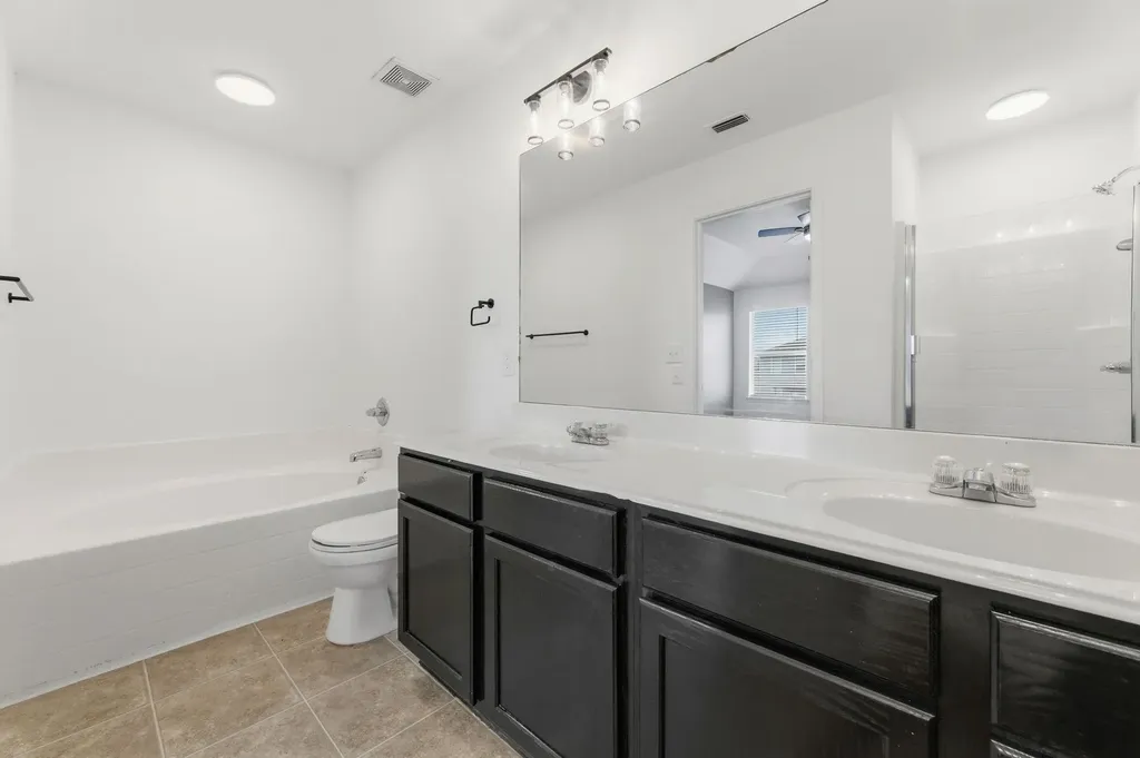 5008 Irvine Lane Del Valle TX 78617