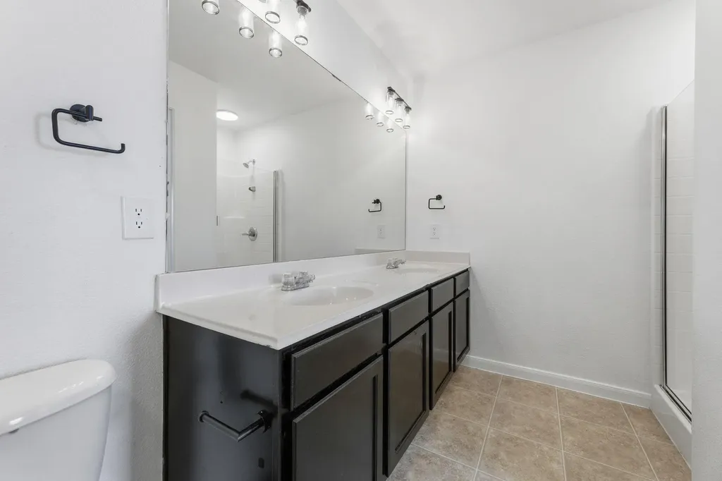 5008 Irvine Lane Del Valle TX 78617