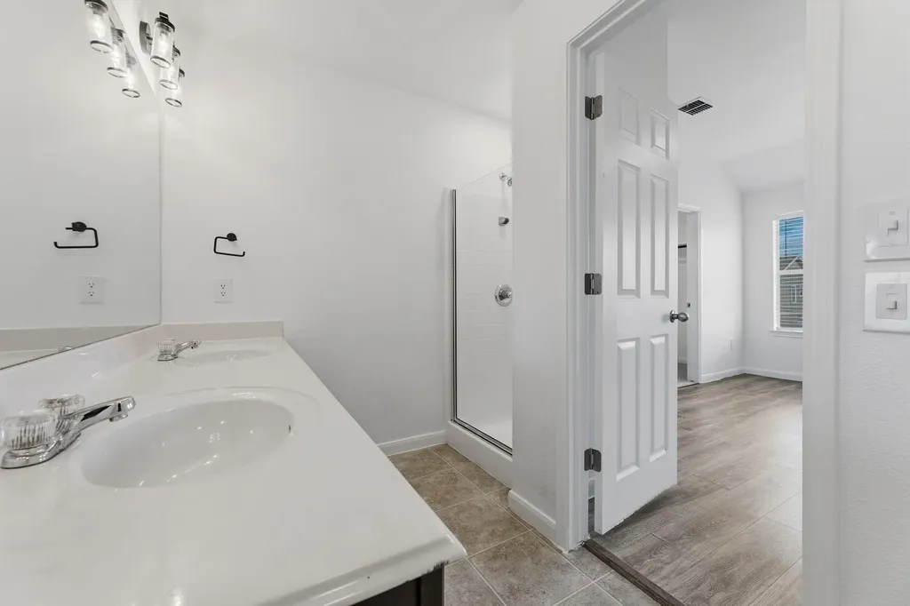 5008 Irvine Lane Del Valle TX 78617