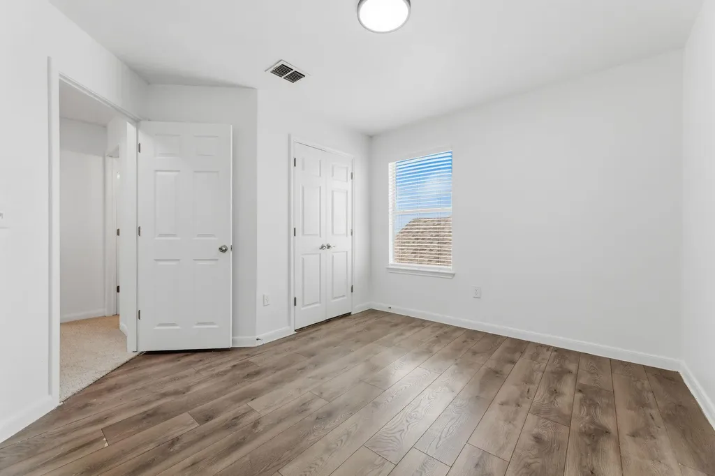 5008 Irvine Lane Del Valle TX 78617
