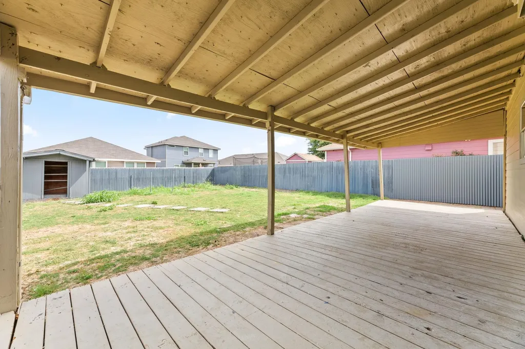 5008 Irvine Lane Del Valle TX 78617