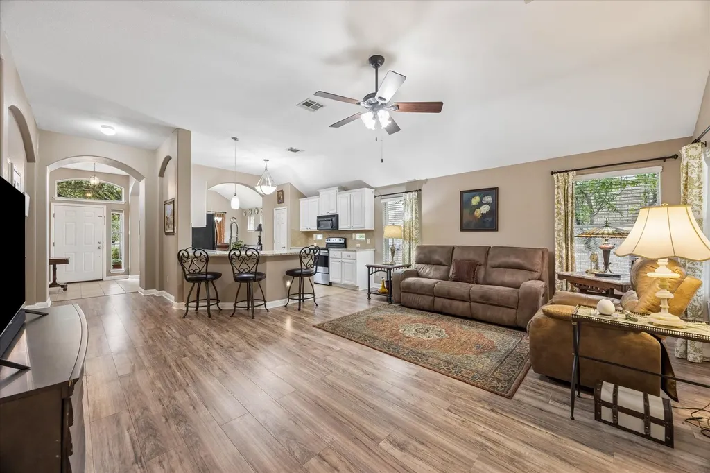 230 Middle Creek Buda TX 78610