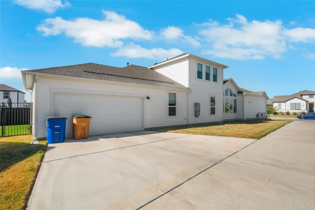8806 Bestride Bend Austin TX 78744