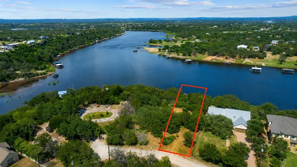 513 Nomad Drive Spicewood TX 78669