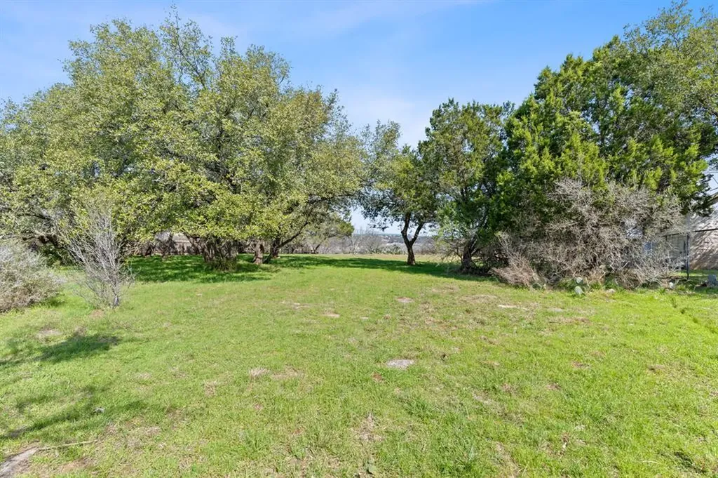 513 Nomad Drive Spicewood TX 78669