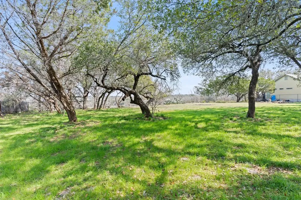 513 Nomad Drive Spicewood TX 78669