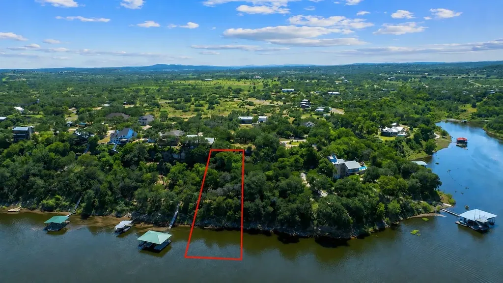 513 Nomad Drive Spicewood TX 78669