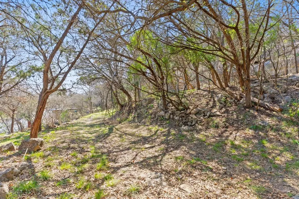 513 Nomad Drive Spicewood TX 78669
