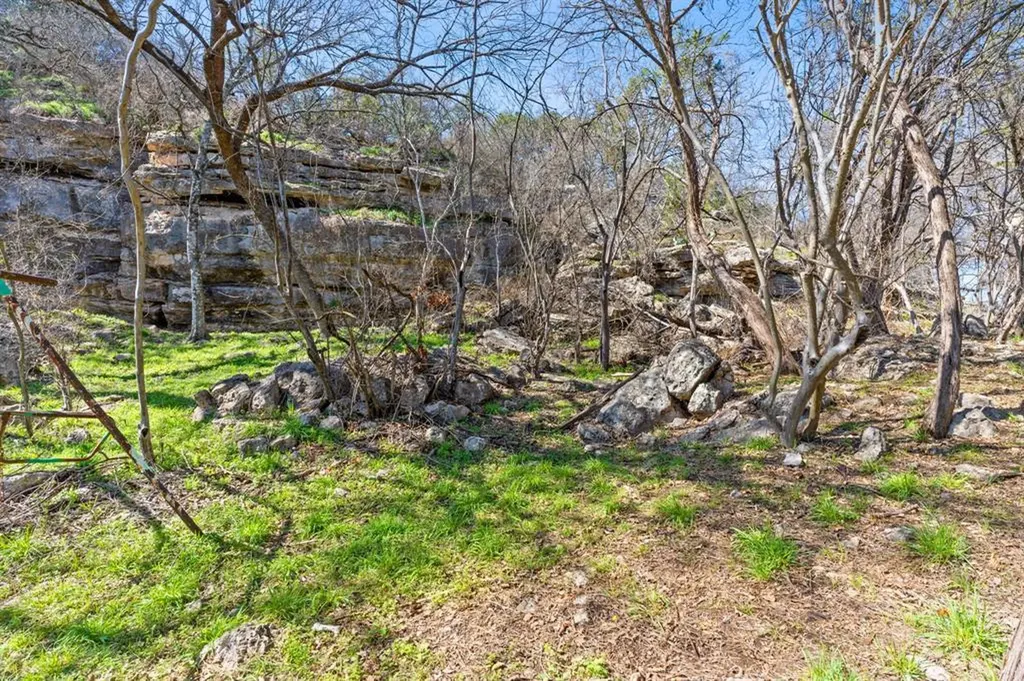 513 Nomad Drive Spicewood TX 78669