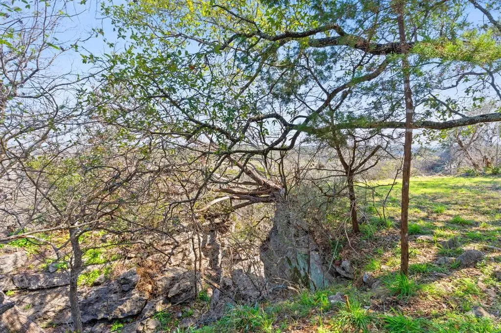 513 Nomad Drive Spicewood TX 78669