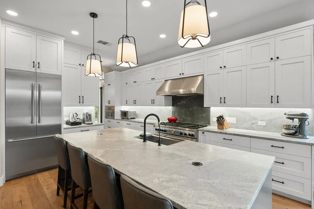 4518 Diamante Drive Spicewood TX 78669