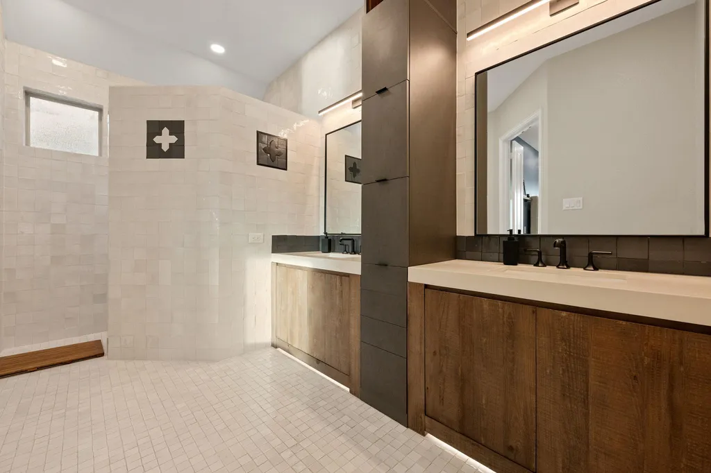 4518 Diamante Drive Spicewood TX 78669