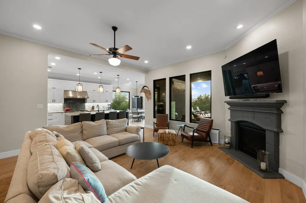 4518 Diamante Drive Spicewood TX 78669