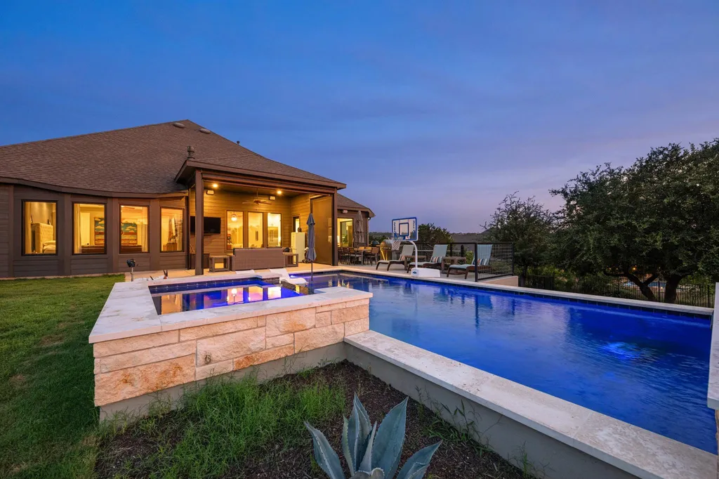 4518 Diamante Drive Spicewood TX 78669