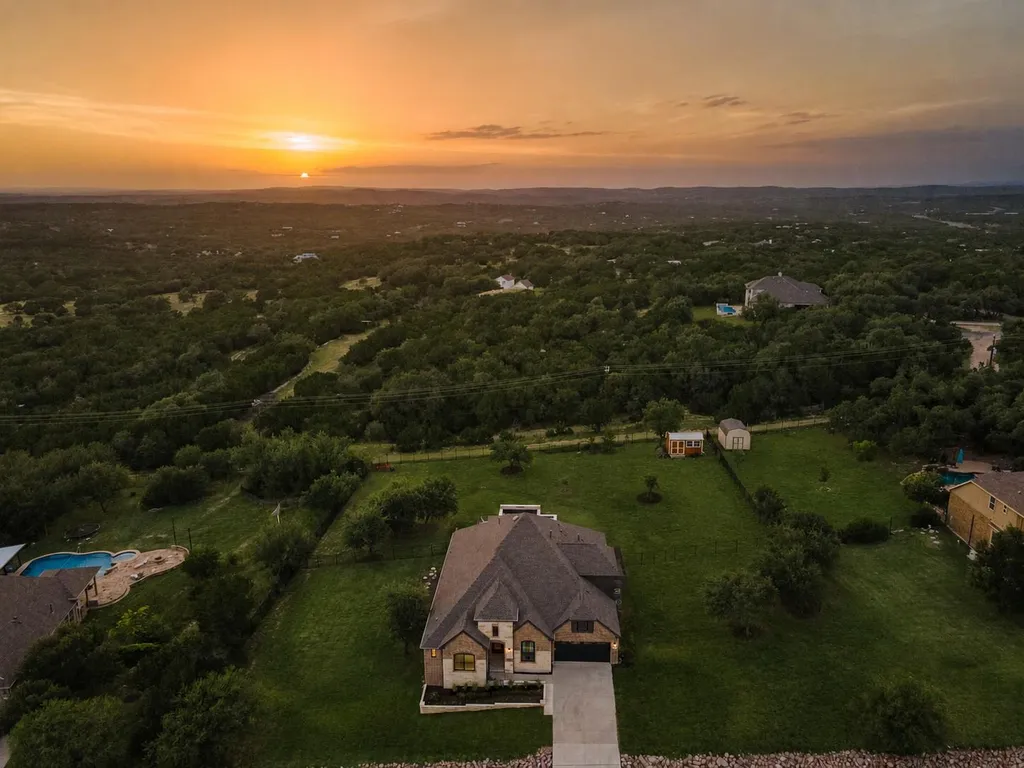 4518 Diamante Drive Spicewood TX 78669