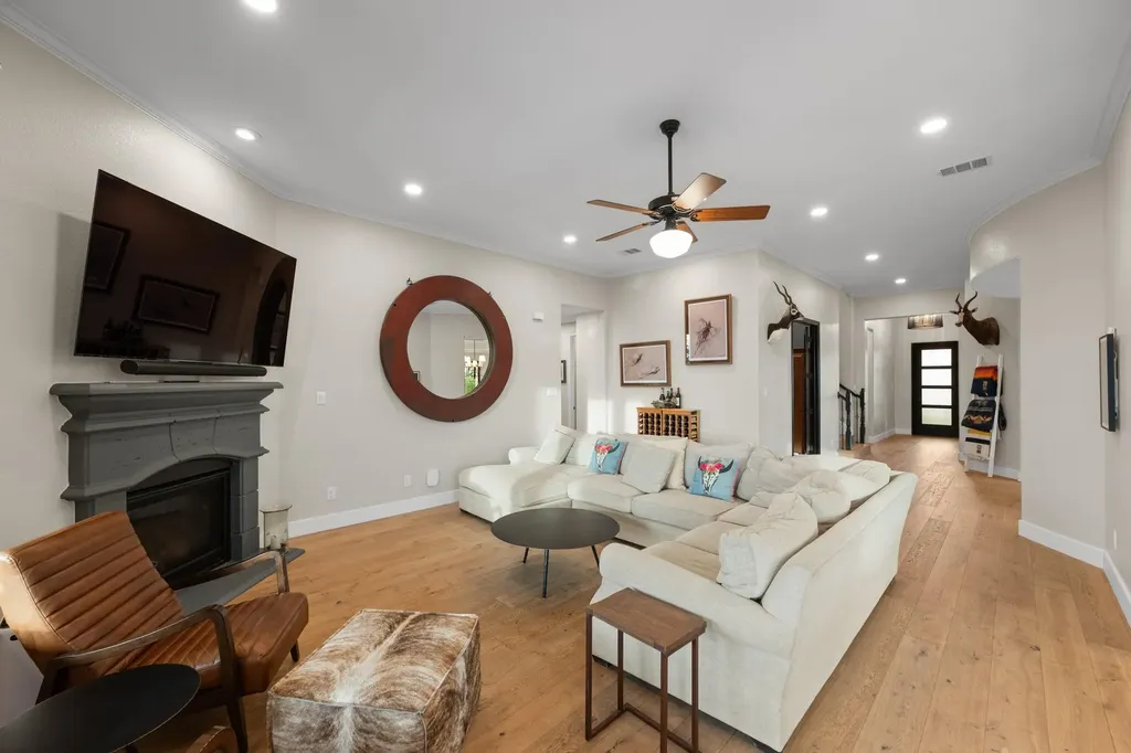 4518 Diamante Drive Spicewood TX 78669