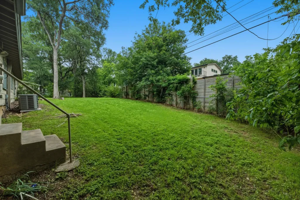3105 Crestvale Drive Austin TX 78704