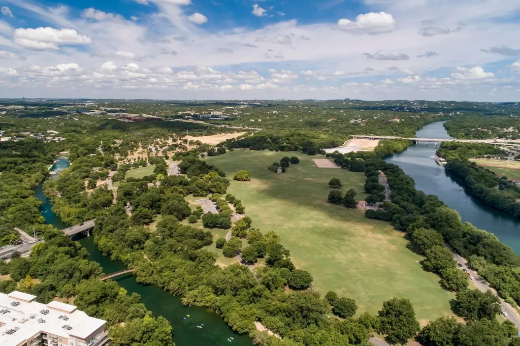 3105 Crestvale Drive Austin TX 78704