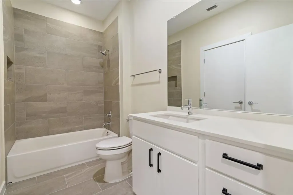 814 N Bluff Drive Austin TX 78745