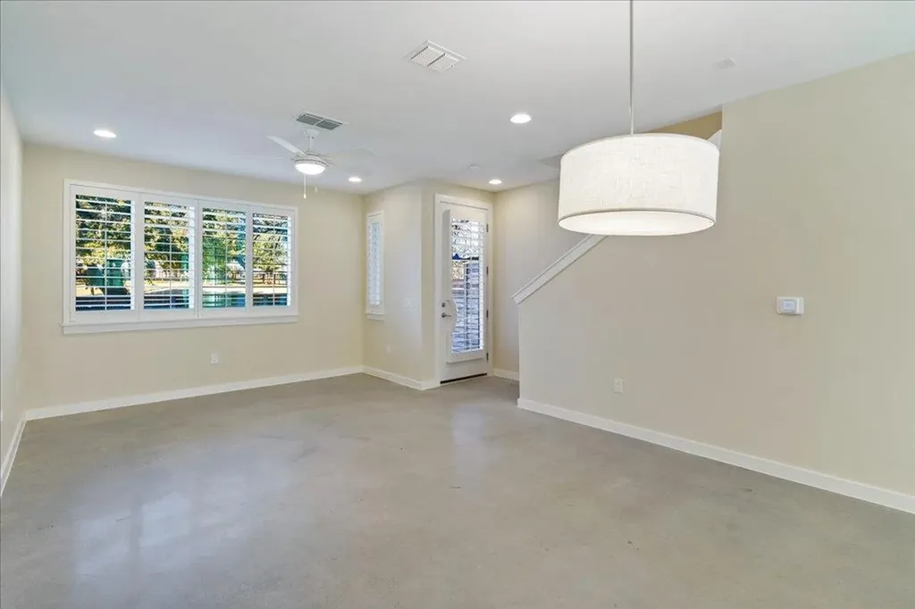 814 N Bluff Drive Austin TX 78745