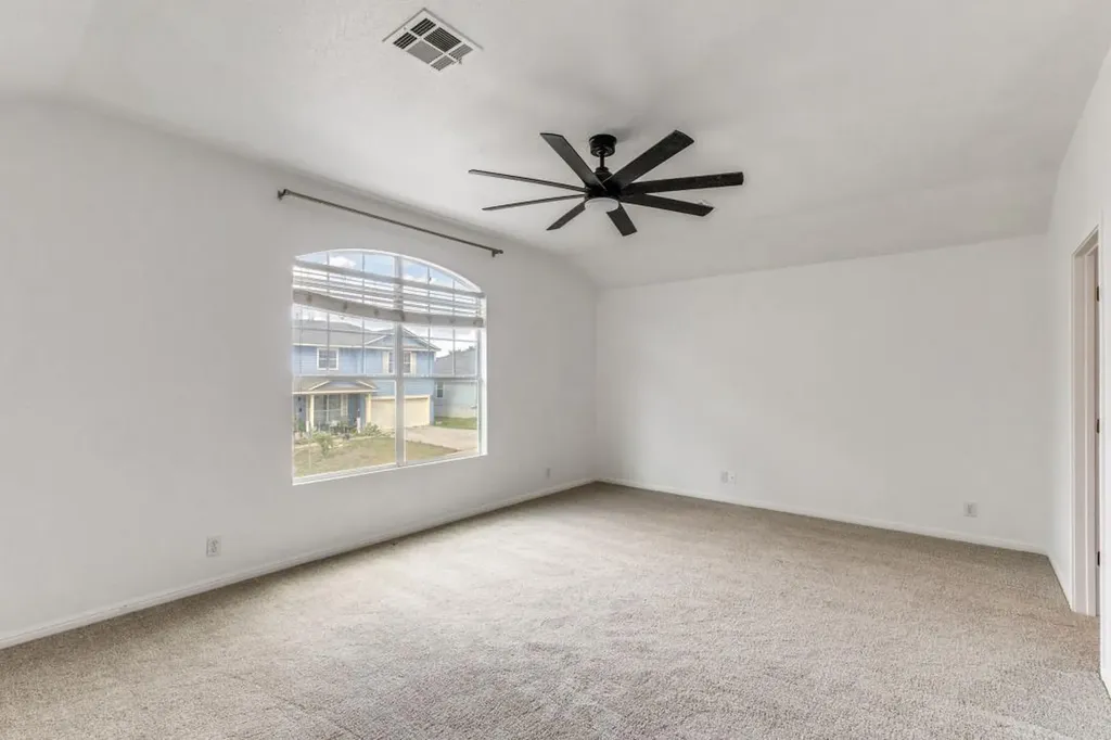 9204 Magna Carta Loop Austin TX 78754