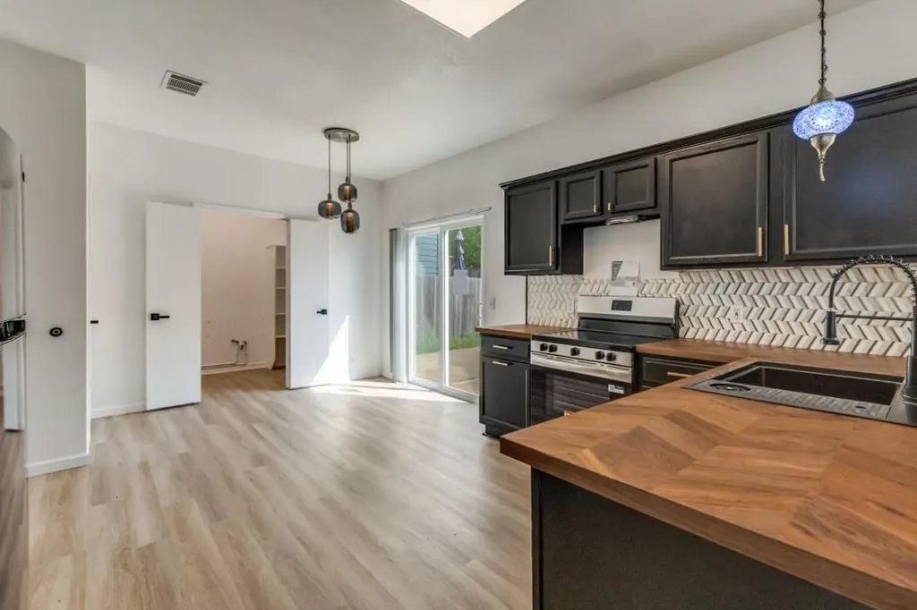 9204 Magna Carta Loop Austin TX 78754