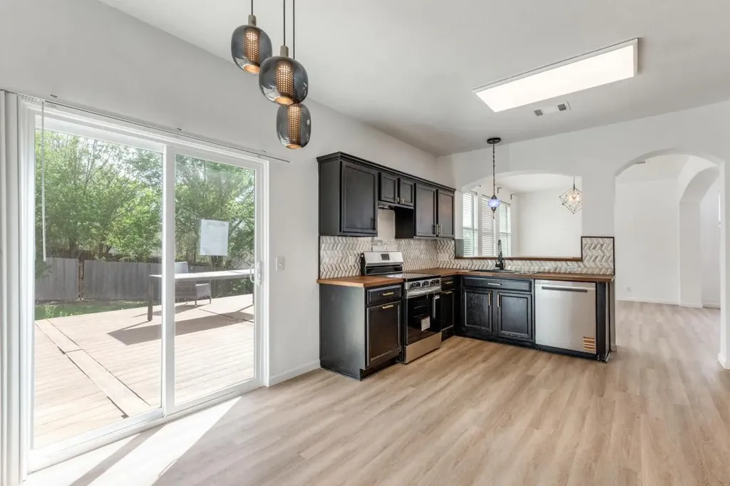 9204 Magna Carta Loop Austin TX 78754