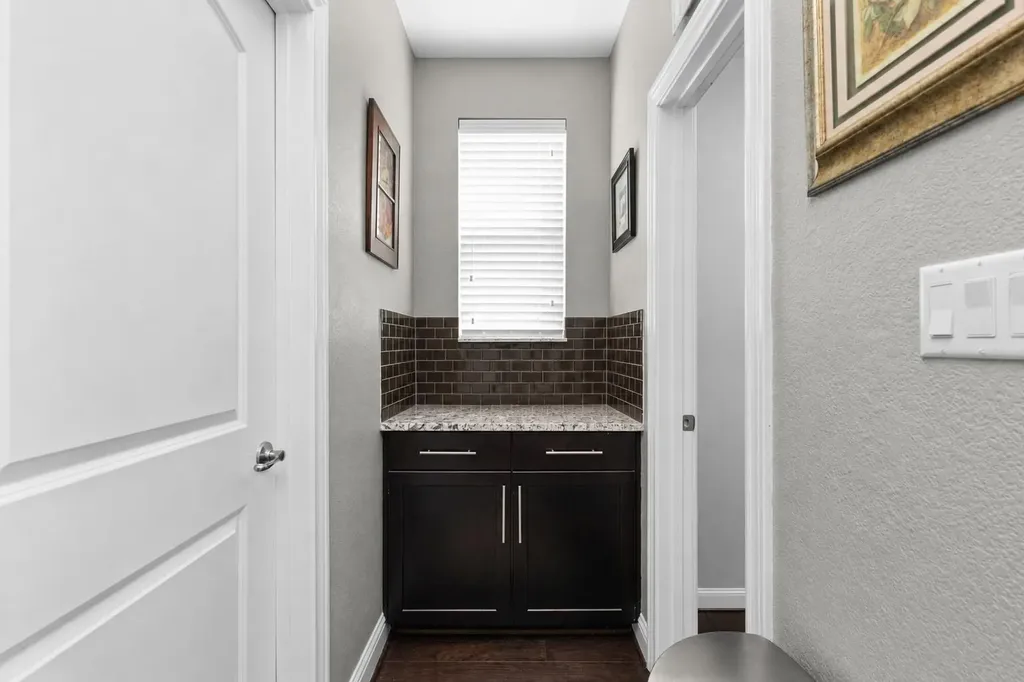 11912 Mira Vista Way Austin TX 78726