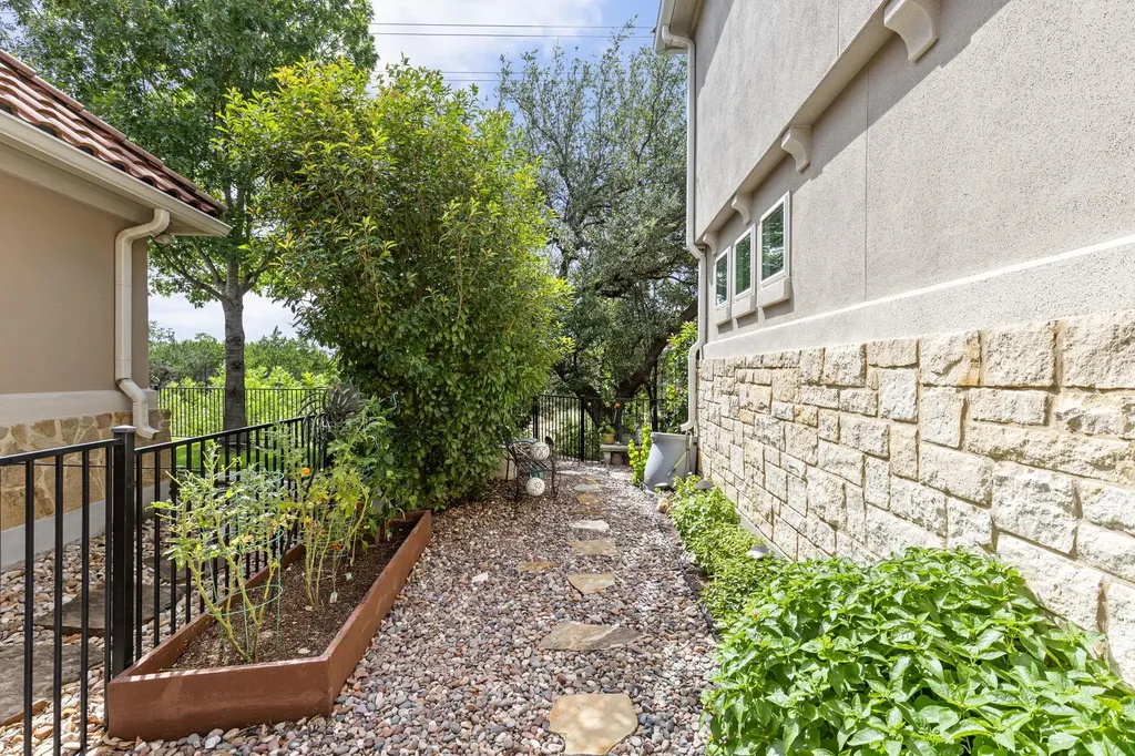 11912 Mira Vista Way Austin TX 78726