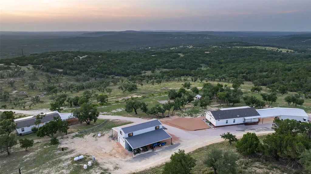 830 Ulrich Road Johnson City TX 78636