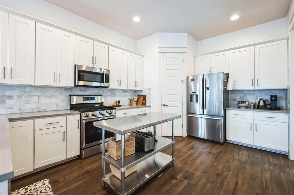 1608 Ulit Avenue Austin TX 78702