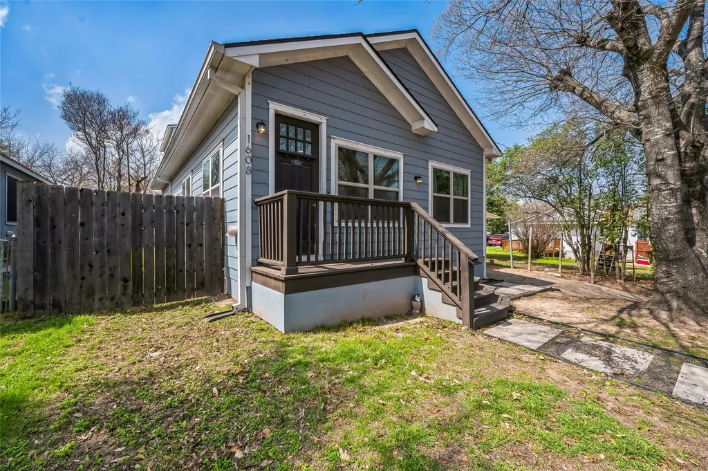 1608 Ulit Avenue Austin TX 78702