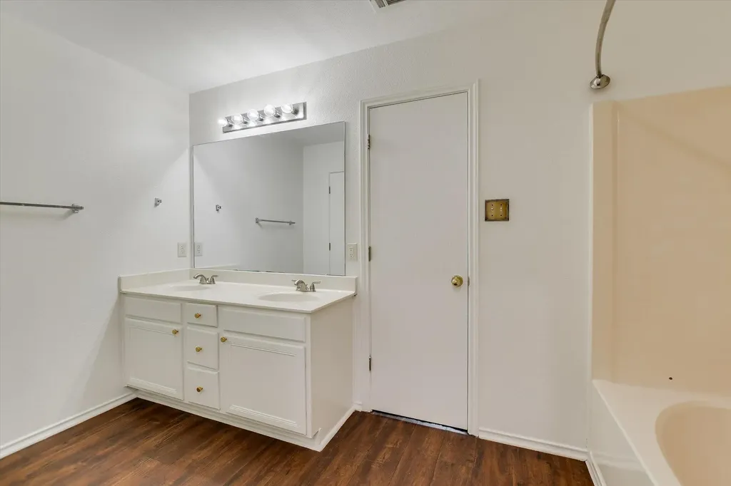 1201 Madrone Trail Leander TX 78641