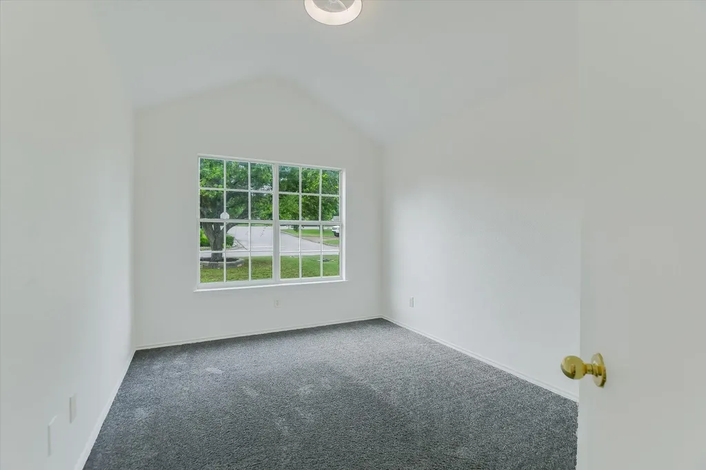 1201 Madrone Trail Leander TX 78641