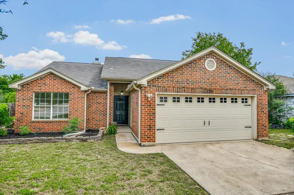1201 Madrone Trail Leander TX 78641