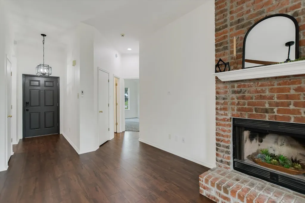 1201 Madrone Trail Leander TX 78641