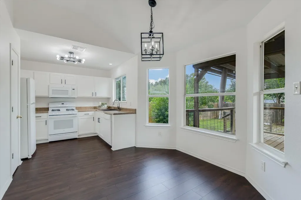 1201 Madrone Trail Leander TX 78641