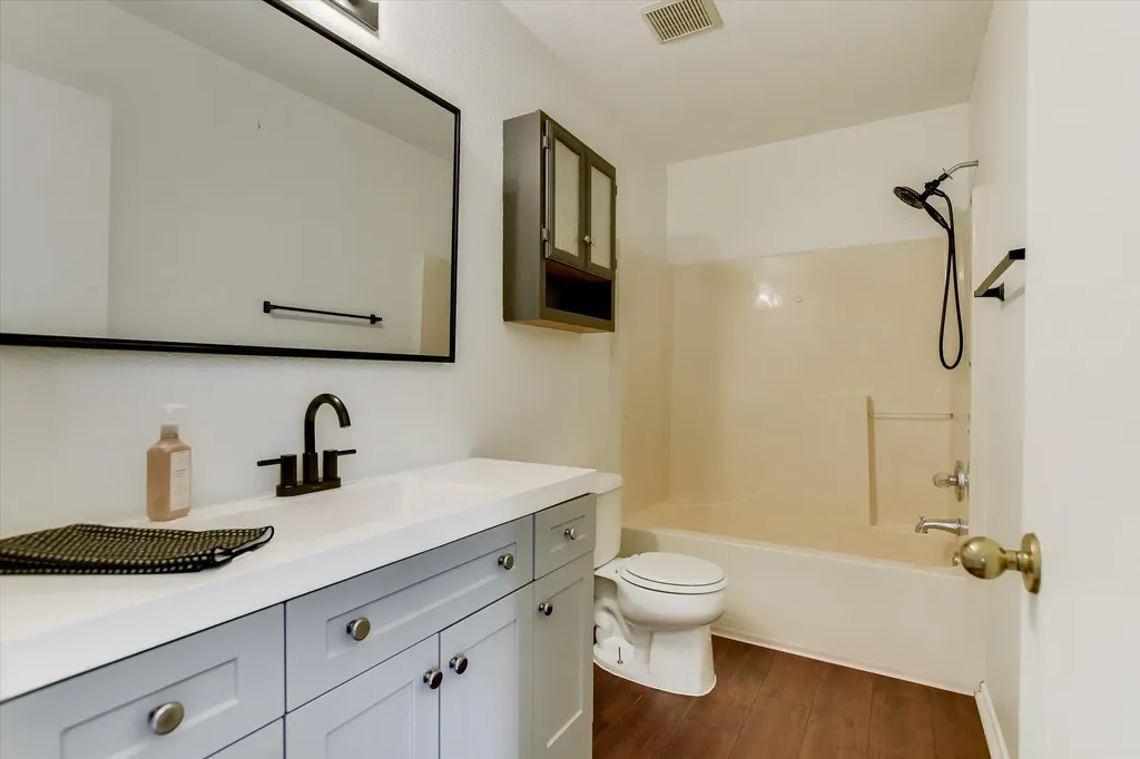 1201 Madrone Trail Leander TX 78641
