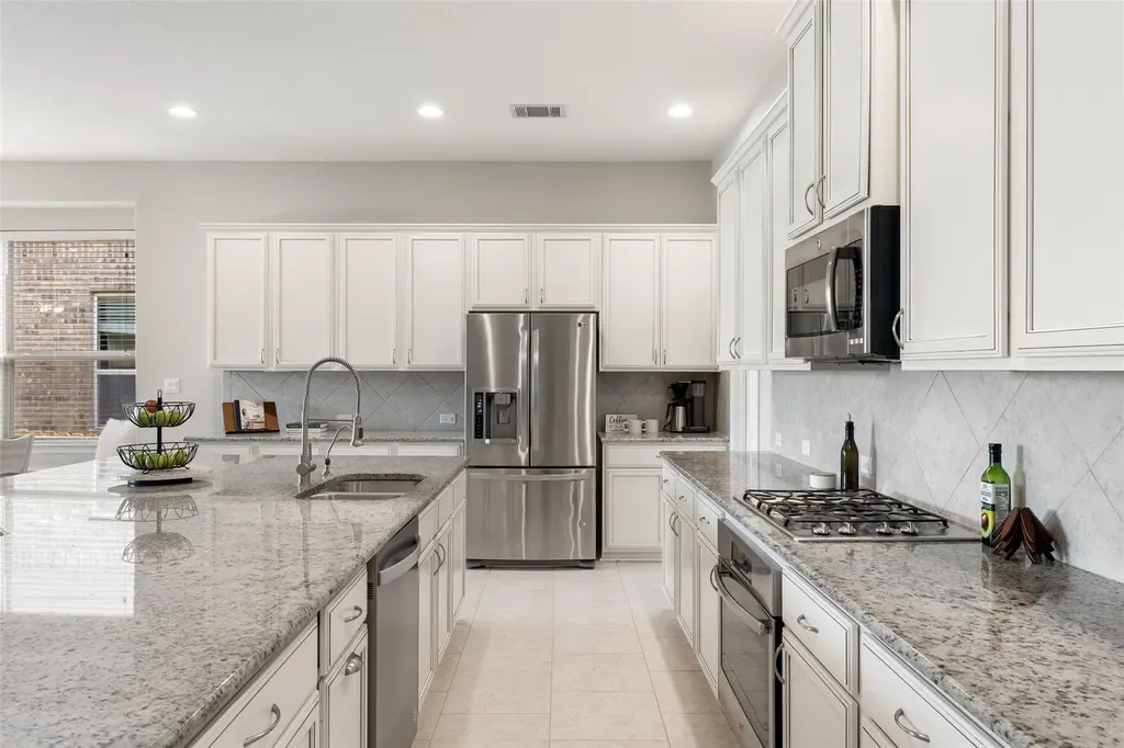 5524 Brady Bayou Cove Austin TX 78738
