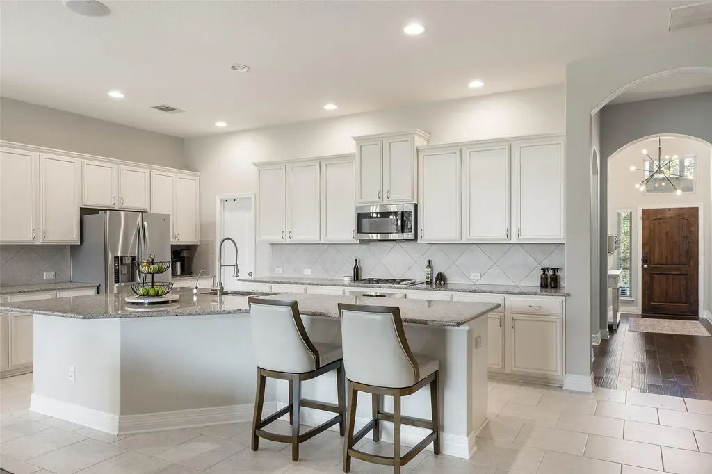 5524 Brady Bayou Cove Austin TX 78738