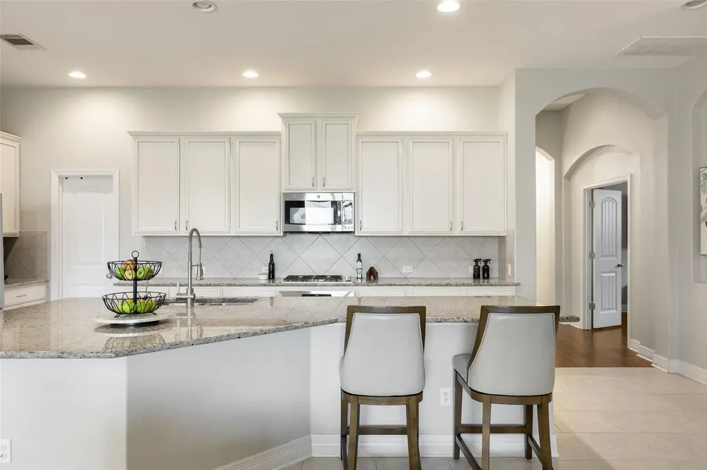 5524 Brady Bayou Cove Austin TX 78738