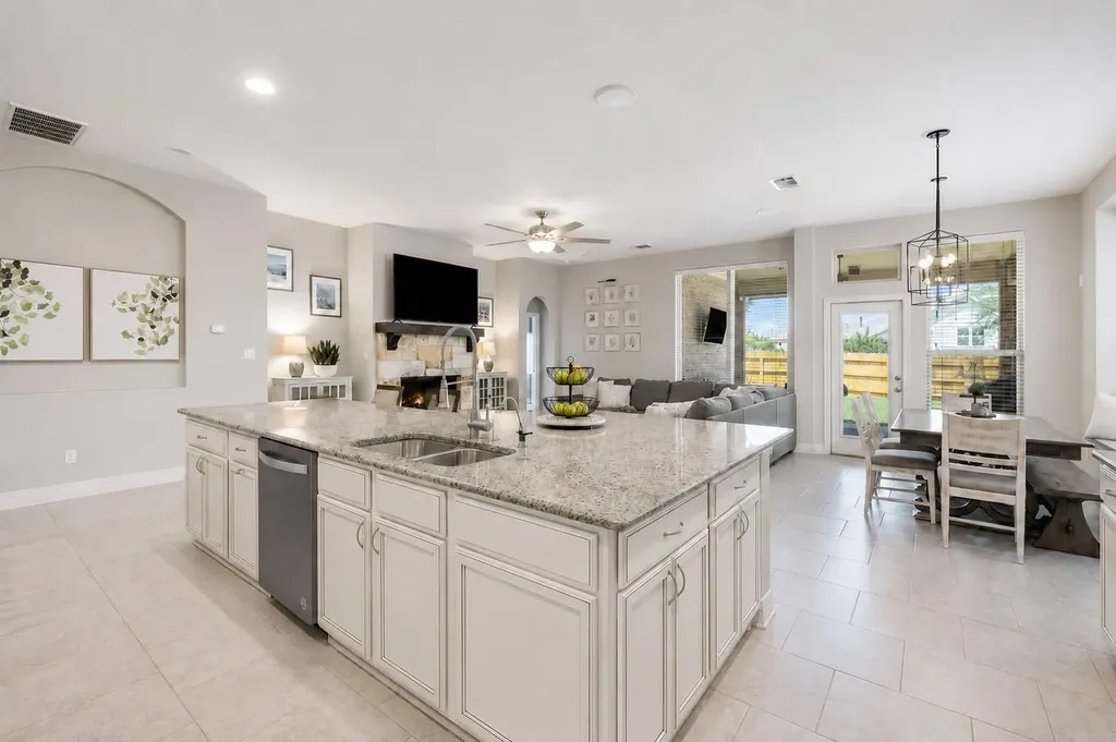5524 Brady Bayou Cove Austin TX 78738