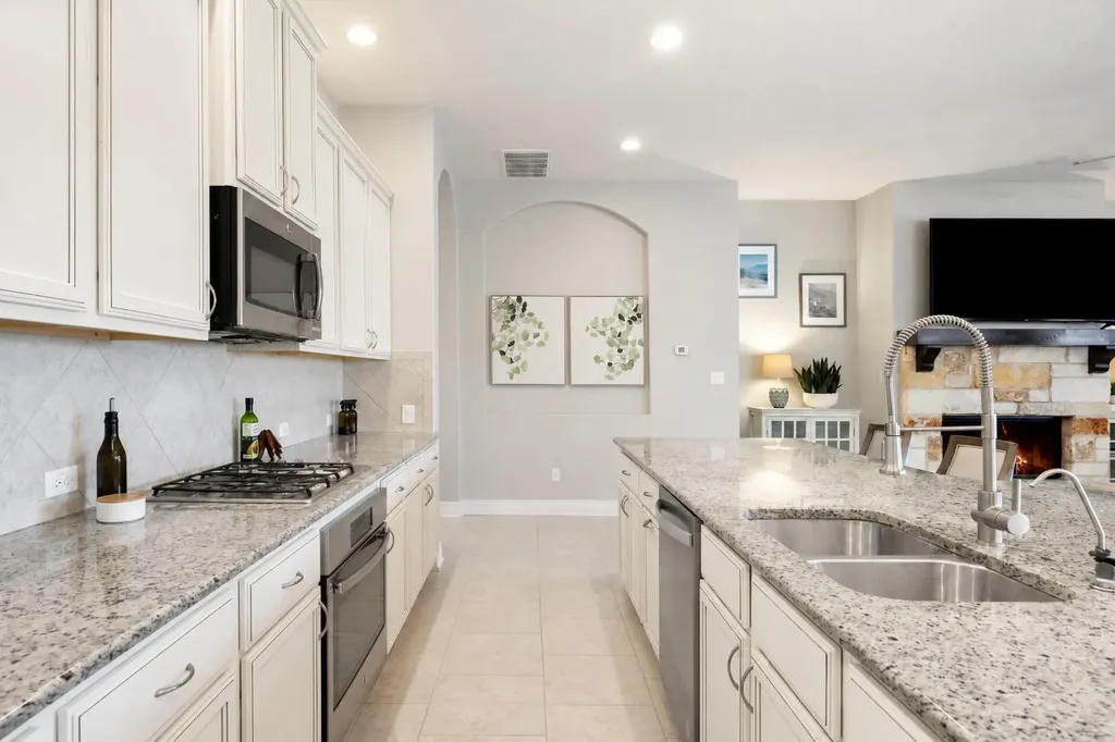 5524 Brady Bayou Cove Austin TX 78738